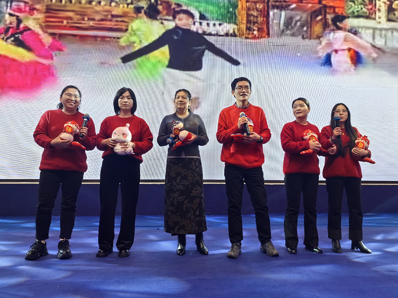 “同心同行，標(biāo)新致遠(yuǎn)”新春年會順利召開